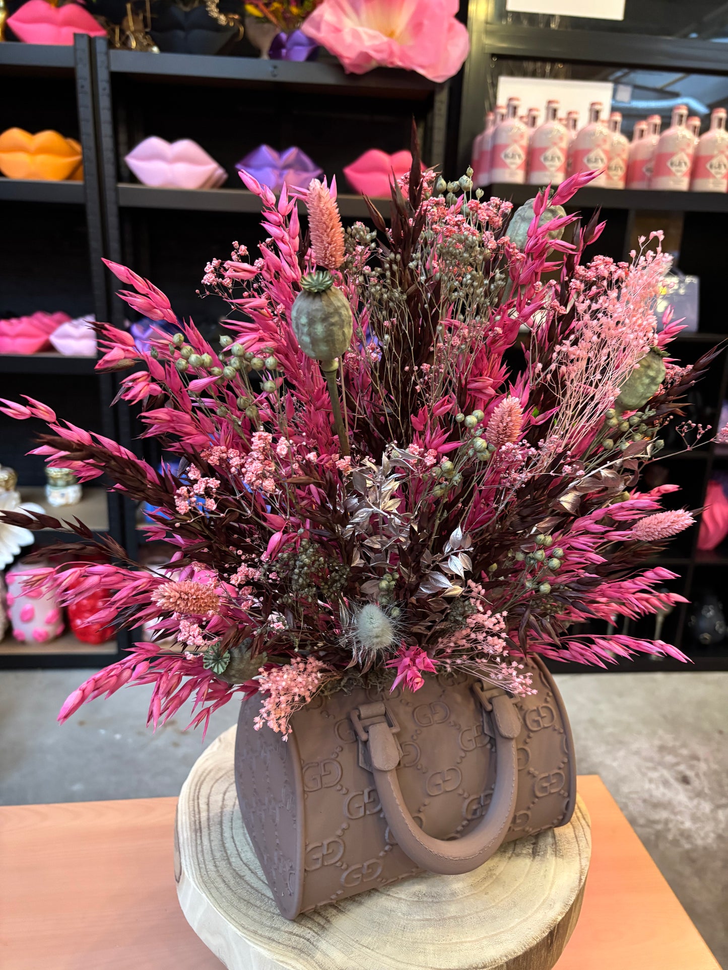 Bag vase brown 2.0 & Flowers Pink