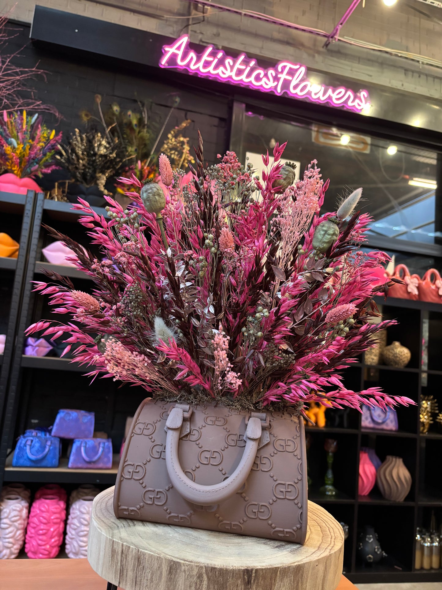 Bag vase brown 2.0 & Flowers Pink