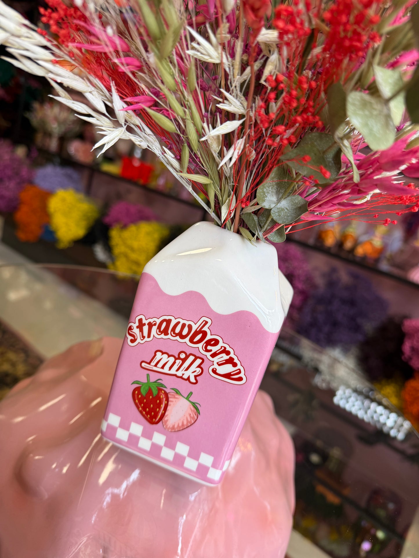 Strawberry milk vase & pink white flowers